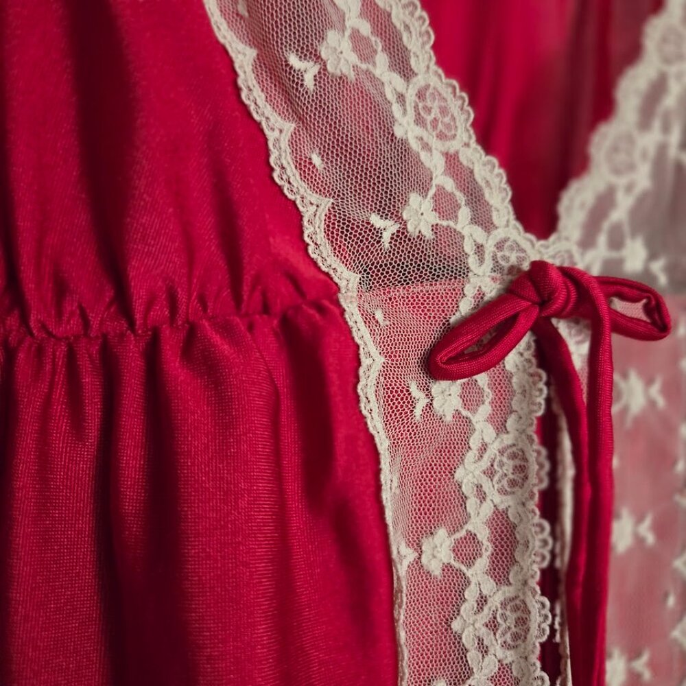 Vintage Shadowline Red Lace Nightgown | 70s 80s Nylon Valentine Lingerie | M - Picture 5 of 8